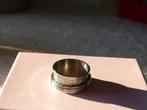 Zilveren ring met draaibare ringen, Neuf, Enlèvement ou Envoi, 17 à 18, Femme