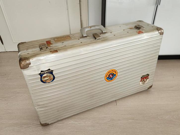 Boîtier en aluminium Rimowa XL authentique, Bijoux, Sacs & Beauté, Valises, Comme neuf, Clé, Enlèvement