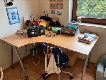 ikea hoek bureau beschikbaar voor biedingen