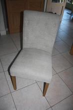 Licht grijze stoffen eetkamerstoelen: prijs verlaagd, Ophalen, Overige kleuren, Landelijke stoffen stoelen met houten poten, Zo goed als nieuw