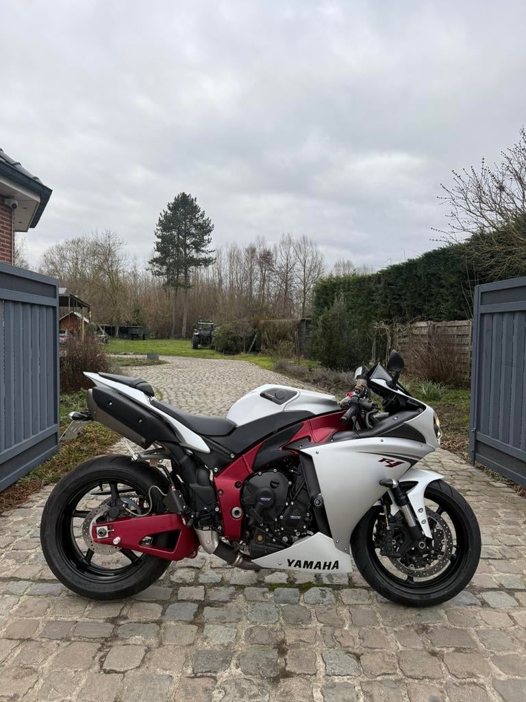 Yamaha YZF-R1 Big Bang *8800km* @Aelbrechtmotors, Motos, Motos | Yamaha, Entreprise, Enlèvement