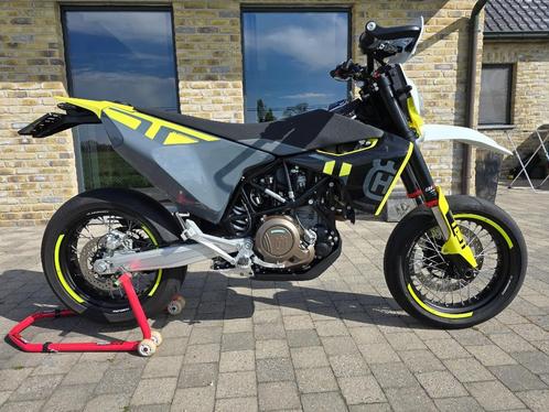 Husqvarna 701 2023 als nieuw 3000km, Motoren, Motoren | Husqvarna, Particulier, SuperMoto, meer dan 35 kW, 1 cilinder, Ophalen of Verzenden