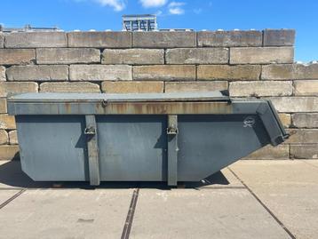 10 m³ container met hydraulische klep beschikbaar voor biedingen