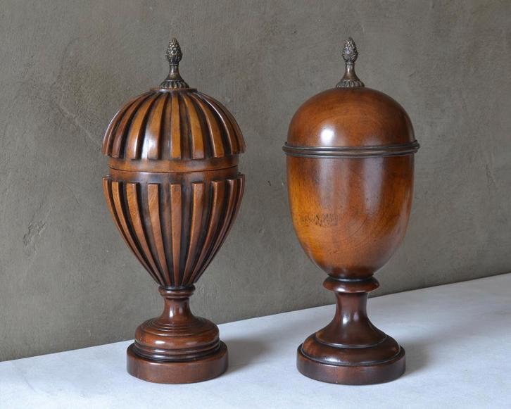 Engelse houten kelken met deksel, Antiquités & Art, Antiquités | Accessoires de maison, Enlèvement ou Envoi