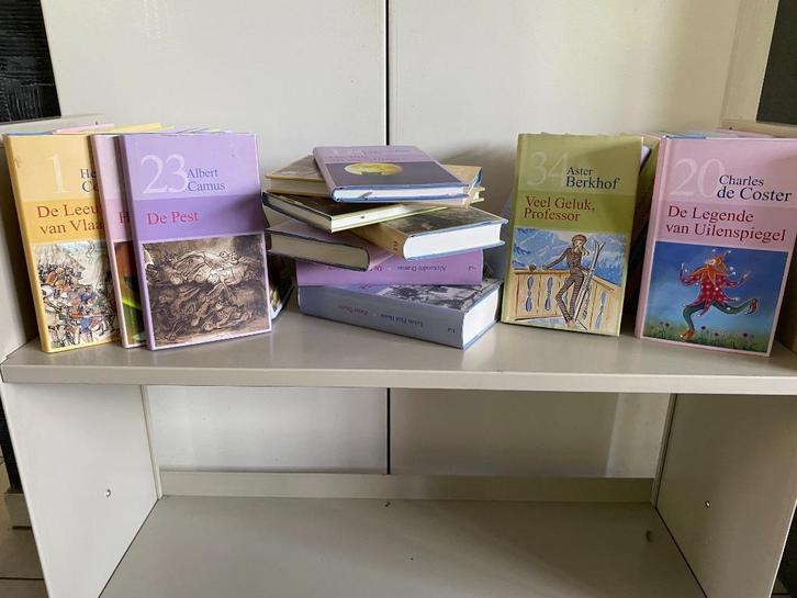 Reeks 35 topboeken van bekende schrijvers:bibliotheek HLN, Boeken, Overige Boeken, Zo goed als nieuw, Ophalen