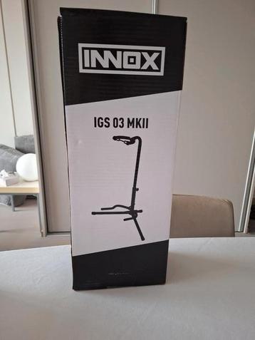 gitaatstandaard te koop- nooit gebruikt beschikbaar voor biedingen