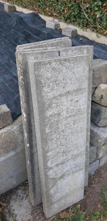 Betonnen boordplaatjes  beschikbaar voor biedingen