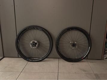 DT Swiss 29’ wheels XTR rotors beschikbaar voor biedingen