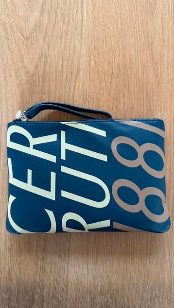 Vietnam Airlines amenity kit Cerrutti 1881 - ongeopend beschikbaar voor biedingen