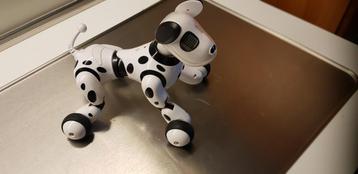 Mooie robot hond kleur zwart wit op batterijen ,moeten nieuw beschikbaar voor biedingen