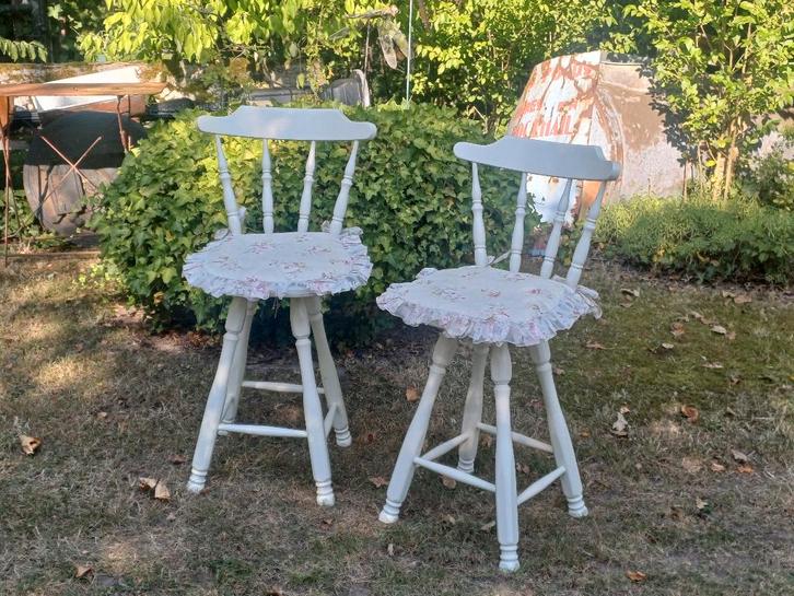 2 bijzet- toog- of barstoelen, Huis en Inrichting, Barkrukken, Zo goed als nieuw, Hout, Ophalen