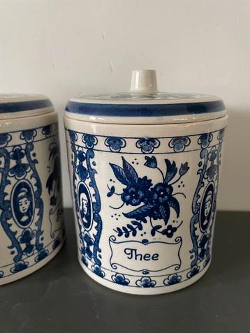 Voorraadpotten Delfts blauw beschikbaar voor biedingen