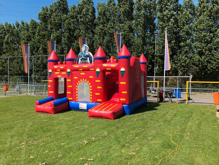 Springkasteel te koop – Ridderslot!, Hobby en Vrije tijd, Feestartikelen | Verhuur, Gebruikt, Ophalen