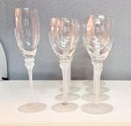 7 verres à vin et une flûte à champagne, Gebruikt