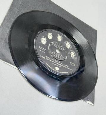 John Yoko The Plastic Ono Band Happy Xmas War Is Over Single beschikbaar voor biedingen