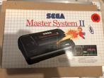 Sega mastersysteem 2 compleet in doos, Games en Spelcomputers, Spelcomputers | Sega, Master System, Zo goed als nieuw