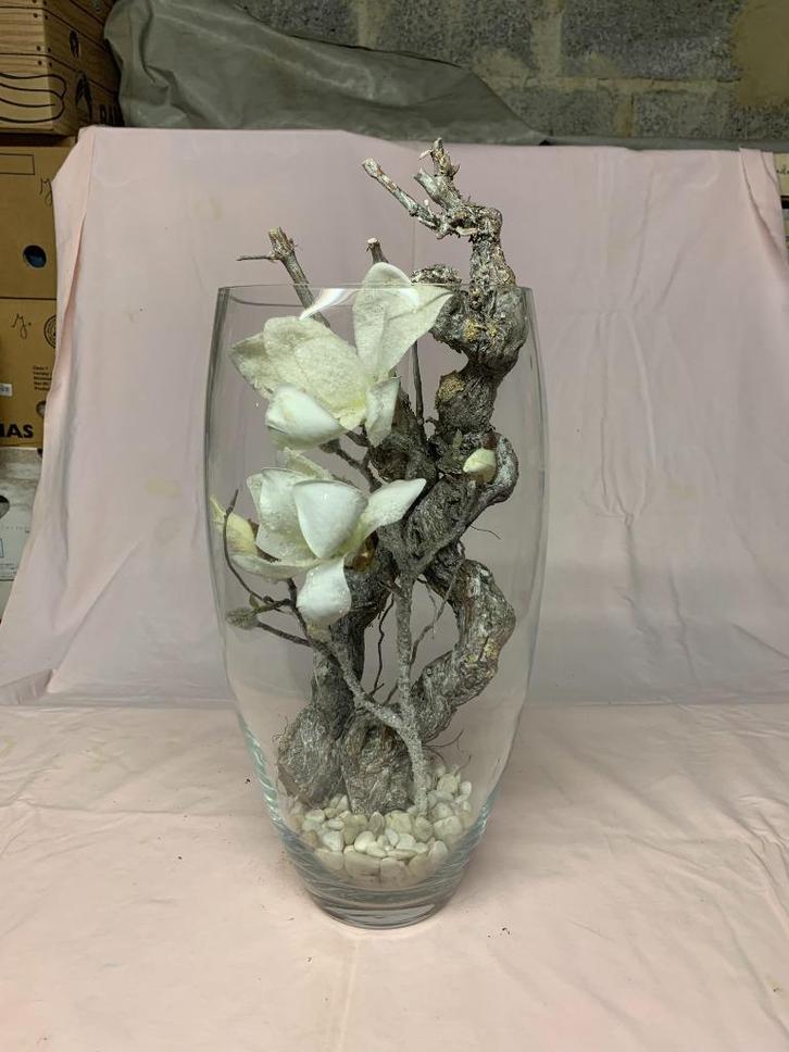 Kunststof bloem in glazen vaas, Huis en Inrichting, Woonaccessoires | Vazen, Kunststof, Ophalen of Verzenden