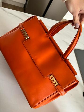 Delvaux Tempete business jumping beschikbaar voor biedingen