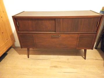 vintage jaren '60 radio- en platenspeler kastje  beschikbaar voor biedingen