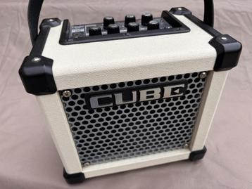 ROLAND mini CUBE GX disponible aux enchères