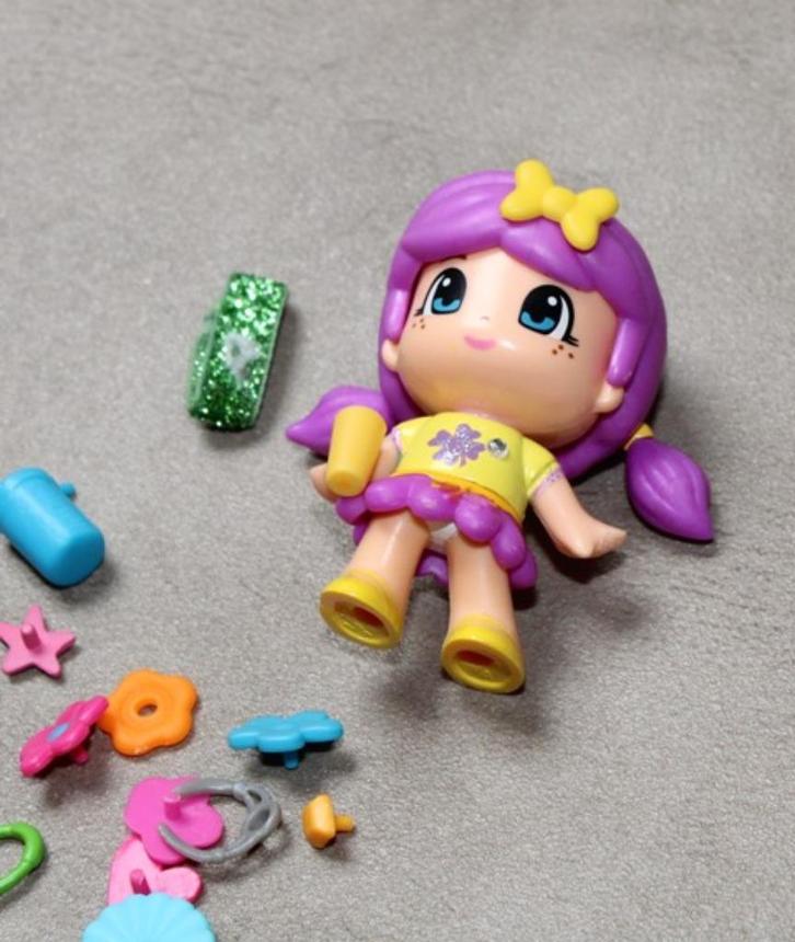 Pinypon poppetje met tal van accessoires, Kinderen en Baby's, Speelgoed | Poppen, Zo goed als nieuw, Overige typen, Ophalen of Verzenden