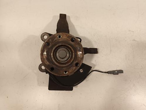 WIELNAAF LINKS VOOR Nissan Micra (K14) (01-2016/12-2024), Auto-onderdelen, Remmen en Aandrijving, Nissan, Gebruikt