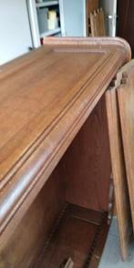 Ancienne armoire en bois plein de 242 * 41 * 125 cm, Antiquités & Art, Antiquités | Meubles | Armoires, Enlèvement