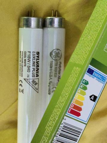 2 tubes fluorescents, lampes lumière du jour. 60cm., Neuf, Bi-pin, Enlèvement, Moins de 30 watts
