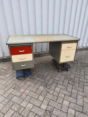 Industrieel Bureau van Gispen (Model 78) A.R. Cordemeyer  beschikbaar voor biedingen