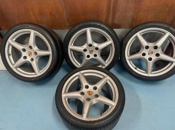 Pneus à jantes Porsche 18 pouces 5x130 de large 911 997 996  disponible aux enchères