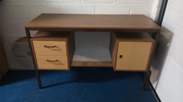 Bureau beschikbaar voor biedingen