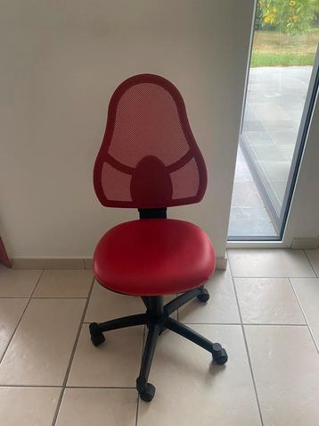 Bureaustoel voor kind/jong volwassene beschikbaar voor biedingen