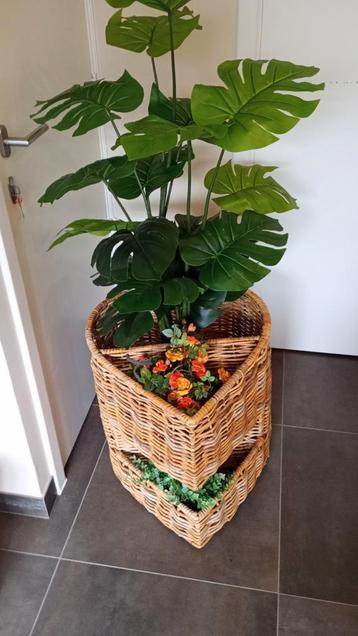 Hoge hartvormige mand - etagère beschikbaar voor biedingen