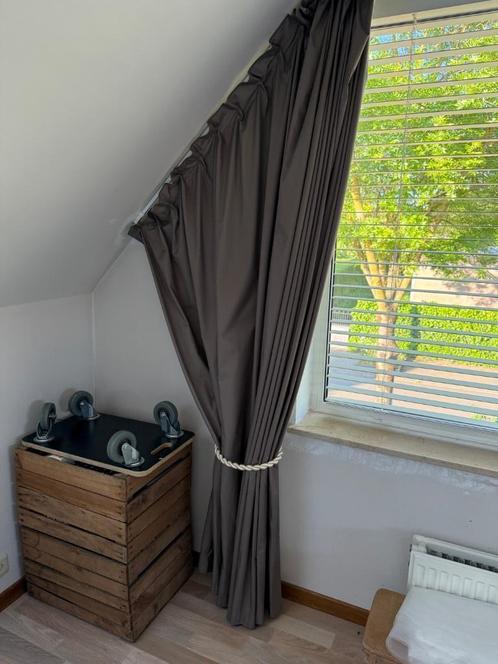 Gordijnen verduisterend kleur taupe wit gladde stof + rails, Huis en Inrichting, Stoffering | Gordijnen en Lamellen, Gebruikt