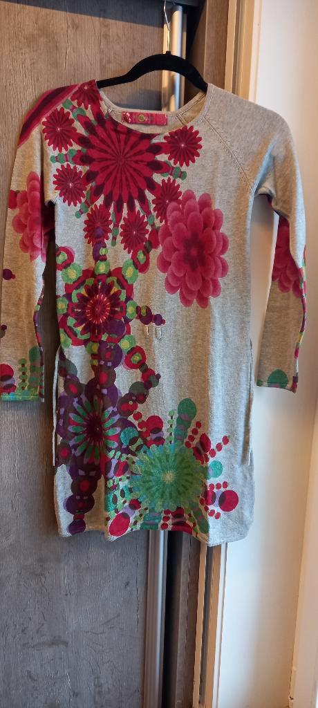 kleurrijke vrolijke grijze jurk met bloemen Desigual 146 152, Kinderen en Baby's, Kinderkleding | Maat 146, Zo goed als nieuw
