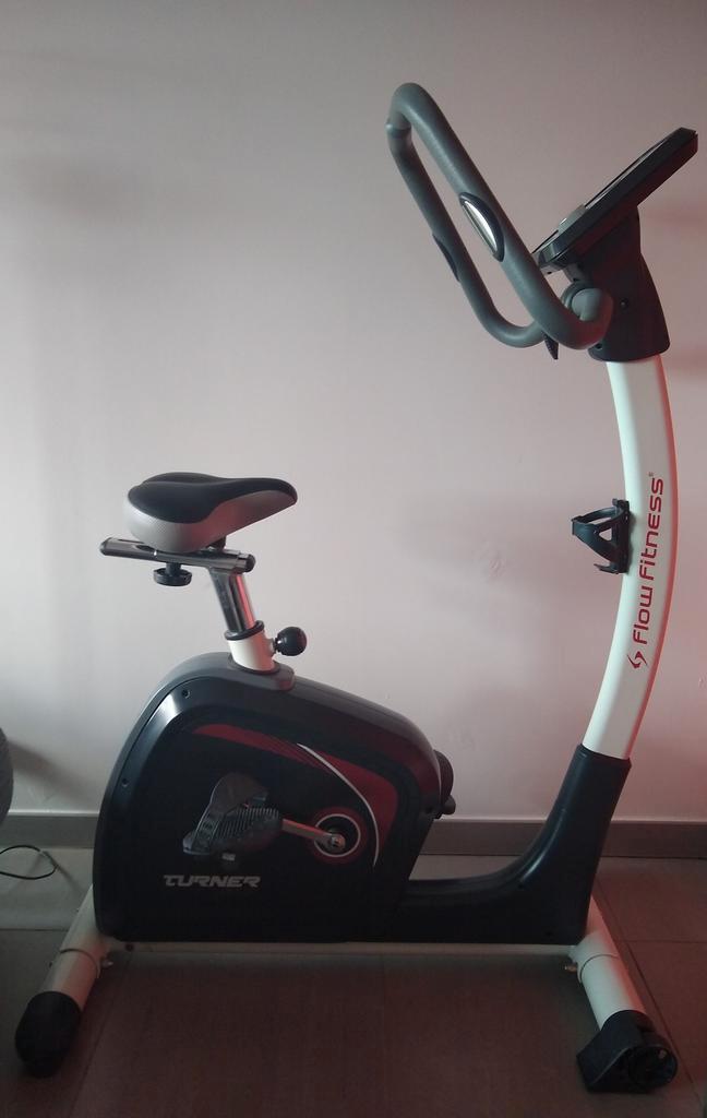 Flow Fitness Turner DHT250, Sports & Fitness, Appareils de fitness, Comme neuf, Vélo d'appartement, Enlèvement