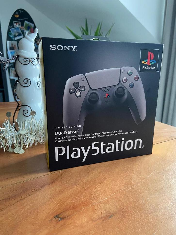 Manette PS5 DualSense – Édition limitée 30e anniversaire, Consoles de jeu & Jeux vidéo, Consoles de jeu | Sony PlayStation 5, Neuf