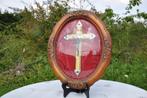 cadre oval bombé crucifix tour bois sculpté, Antiquités & Art, Enlèvement ou Envoi