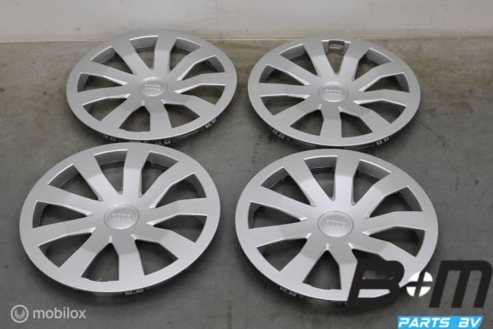 Set 15 inch wieldoppen Audi A1 GB 82A601147, Auto-onderdelen, Banden en Velgen, Band(en), Gebruikt