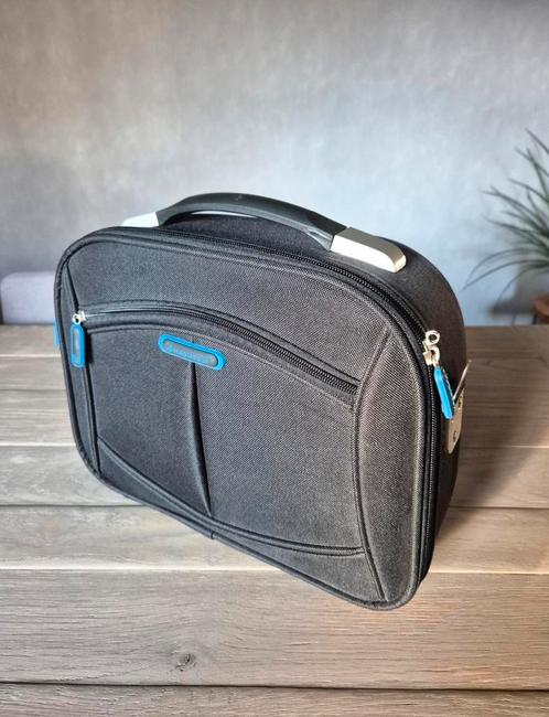 Beautycase Madisson Versailles., Handtassen en Accessoires, Beautycases, Zo goed als nieuw, Softcase, Blauw, Met spiegeltje(s)