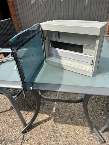 Zekeringskast beschikbaar voor biedingen