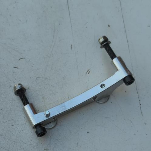 FG aluminium motorsteun klein zeer goed (FG Baja, 4wd onroad, Hobby en Vrije tijd, Modelbouw | Radiografisch | Auto's, Gebruikt