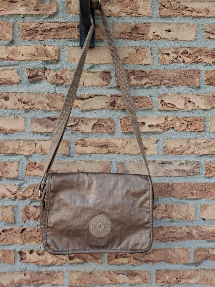 Sac Kipling à bandoulière avec sangle ajustable ., Bijoux, Sacs & Beauté, Sacs | Sacs à bandoulière, Comme neuf, Kipling, Enlèvement ou Envoi