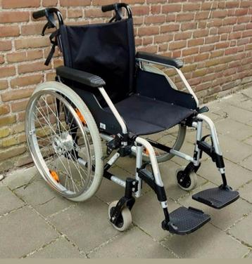 Nette rolstoel inklapbaar met remmen voor de begeleider, Enlèvement ou Envoi, Pliant, Comme neuf