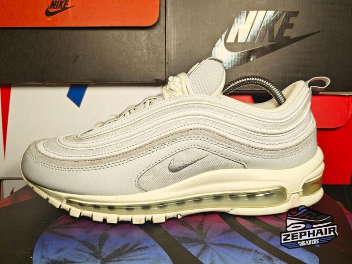 Nike Air Max 97 'Pure Platinum' EU44 2023, Kleding | Heren, Schoenen, Gedragen, Sneakers, Overige kleuren, Ophalen of Verzenden