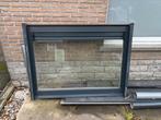 Antraciet raam met rooster, Kunststof, Gebruikt, Raamkozijn, Inclusief glas