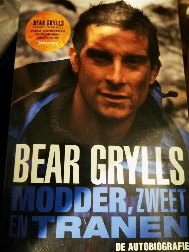 Bear Grylls - Modder, zweet en tranen. De autobiografie, Boeken, Biografieën, Zo goed als nieuw, Film, Tv en Media, Ophalen of Verzenden