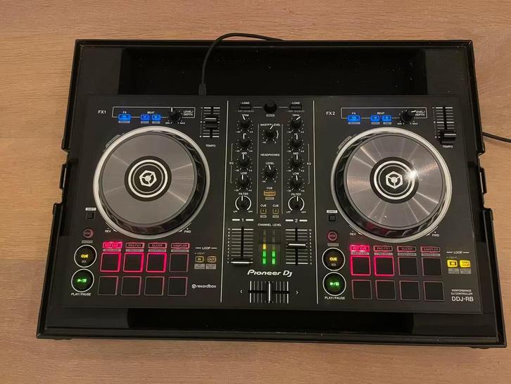 Pioneer DDJ-RB DJ controller in flightcase, Muziek en Instrumenten, Dj-sets en Draaitafels, Zo goed als nieuw, Dj-set, Pioneer