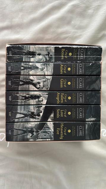 Gratis. The mortal instruments - shadow hunters boekenserie, Enlèvement, Comme neuf
