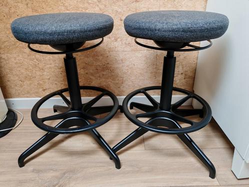 Tabouret réglable en hauteur gris / 2 pièces disponibles, Huis en Inrichting, Krukjes, Zo goed als nieuw, In hoogte verstelbaar